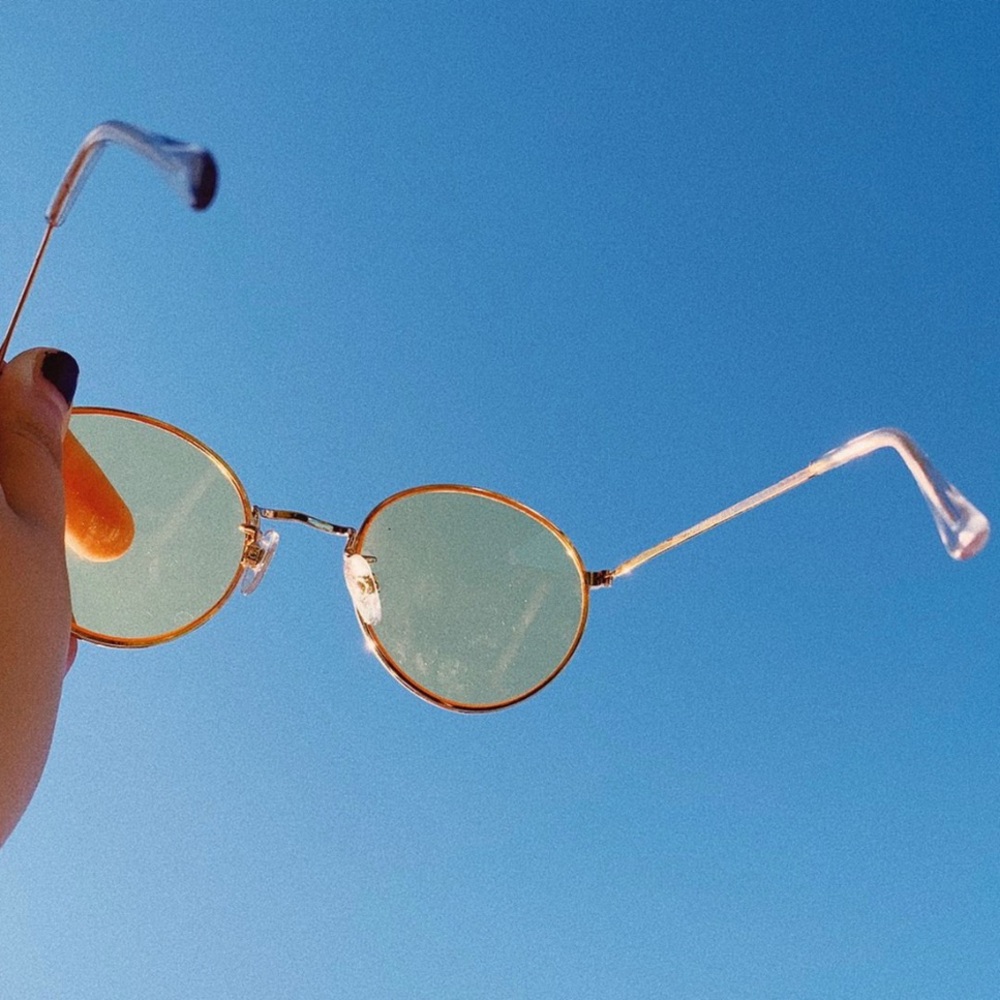 yellow sunnies 🌟
